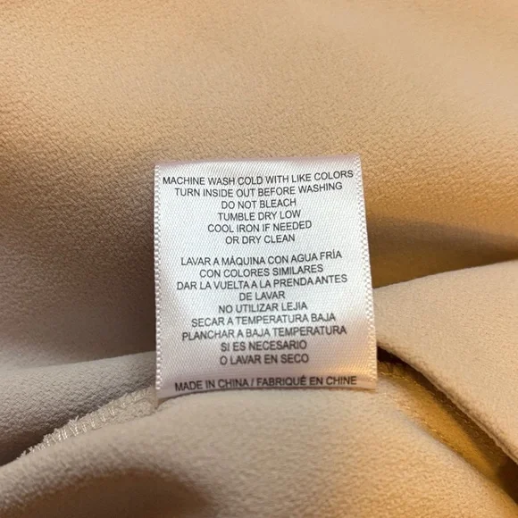 NWT Brochu Walker Soft Cream V-neck Top - Size Small - Picture 13 of 15